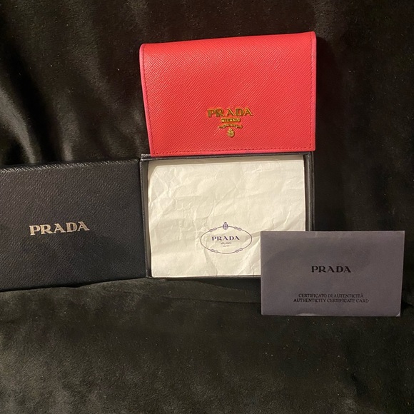 Prada Red Card Wallet w/Box - Picture 4 of 13